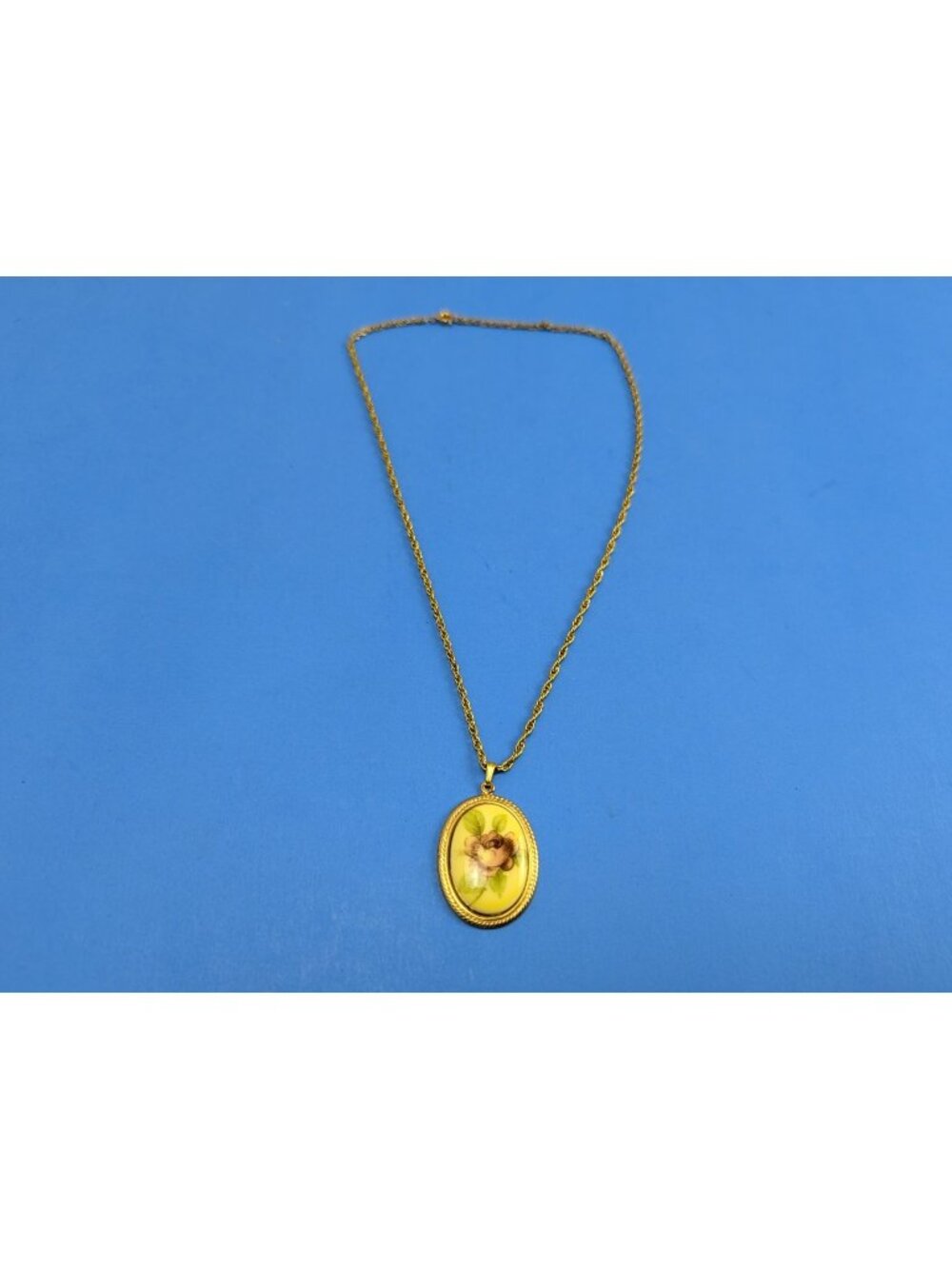 Vintage Painted Cameo Rose Pendant Necklace Gold Tone Chain 70s